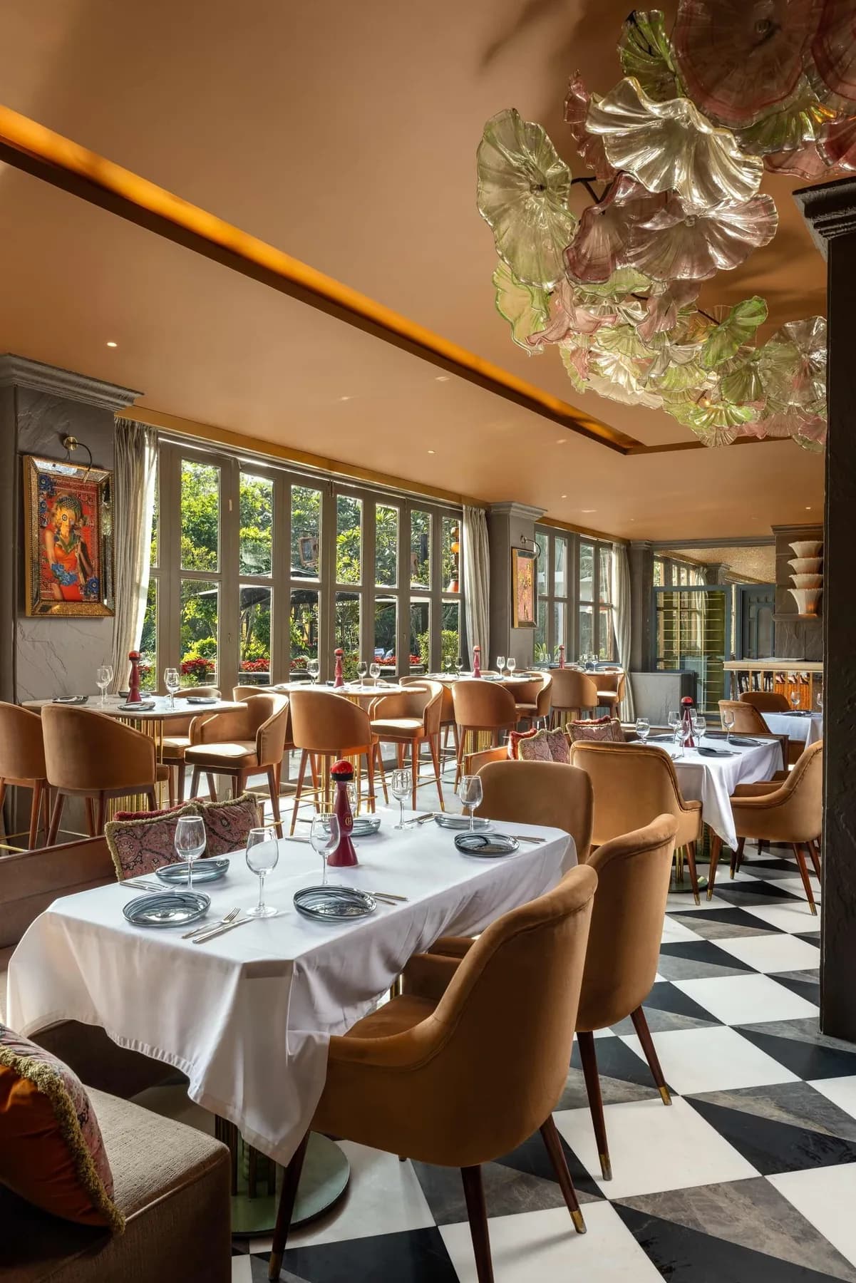 Indoor Dining Room - Chica Venue Environment